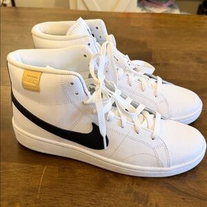 Nike Court Royale 2 Mid (size 8)